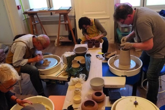 >Atelier poterie au tour